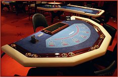 Poker stol de luxe, rub tapeciran u bijelu kožu, čoja plava microfibra